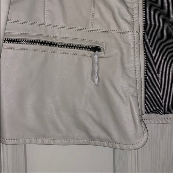Winter White Moto Faux Vegan Leather Jacke… - Picture 6 of 7